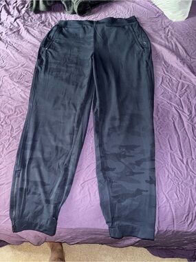 Women’s Navy Camouflage Jogger Pants